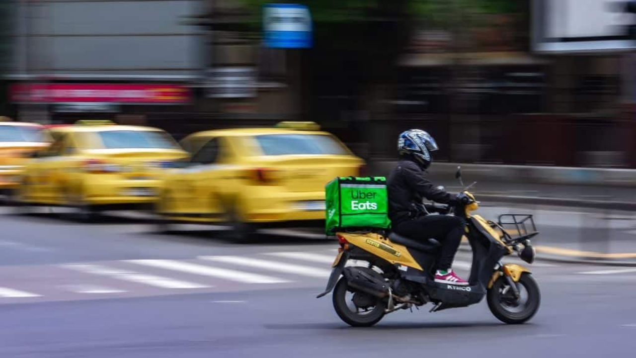 Trabajos de reparto en Uber Eats que puedes comenzar ahora
