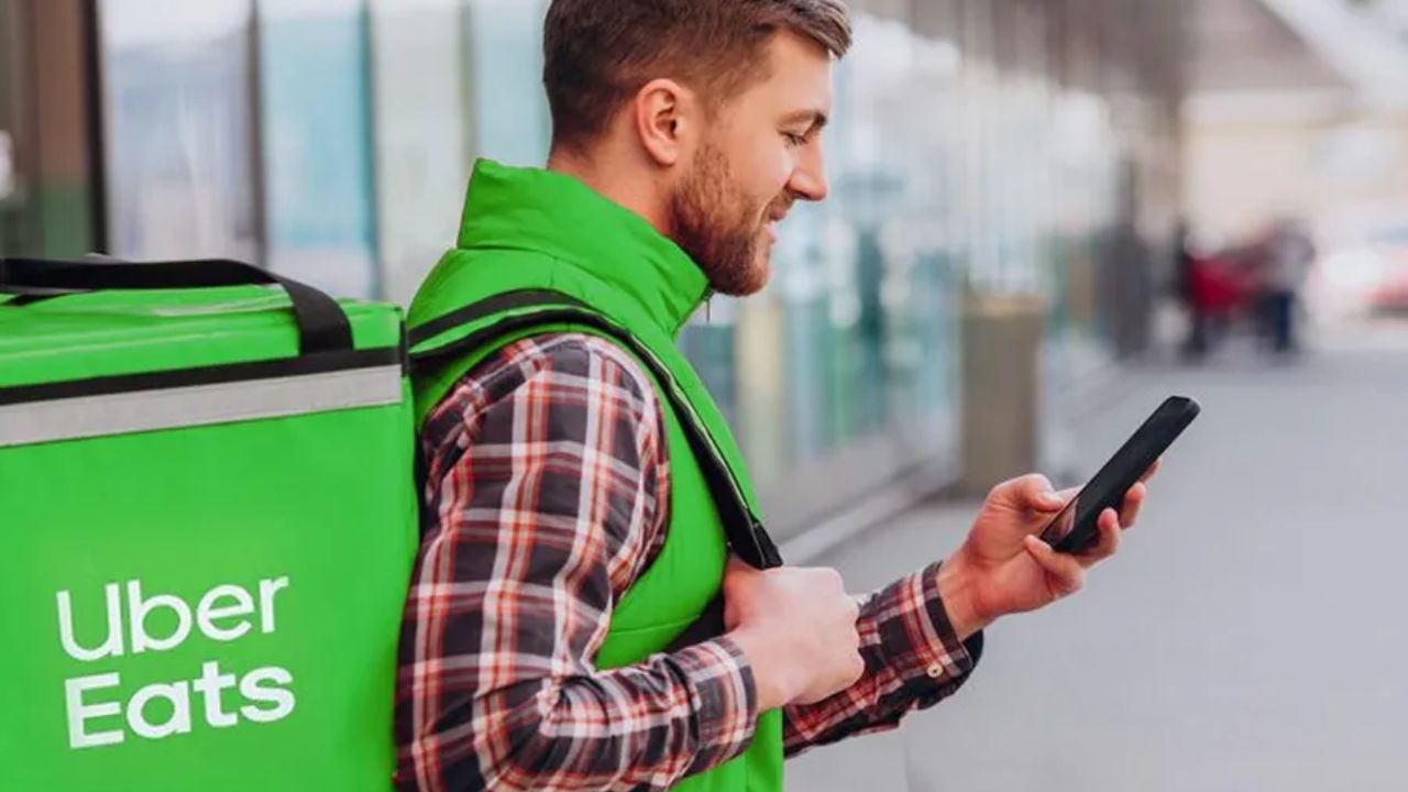 Trabajos de reparto en Uber Eats que puedes comenzar ahora