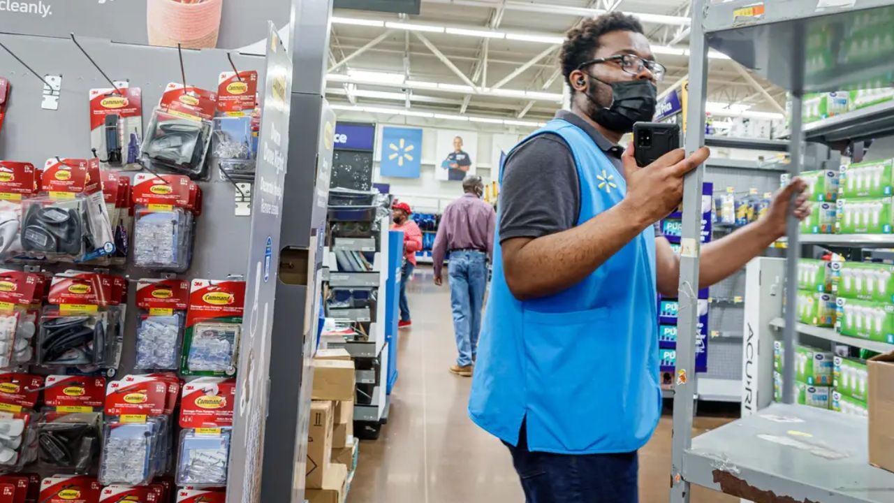 Consulta empleos de temporada en las principales tiendas minoristas